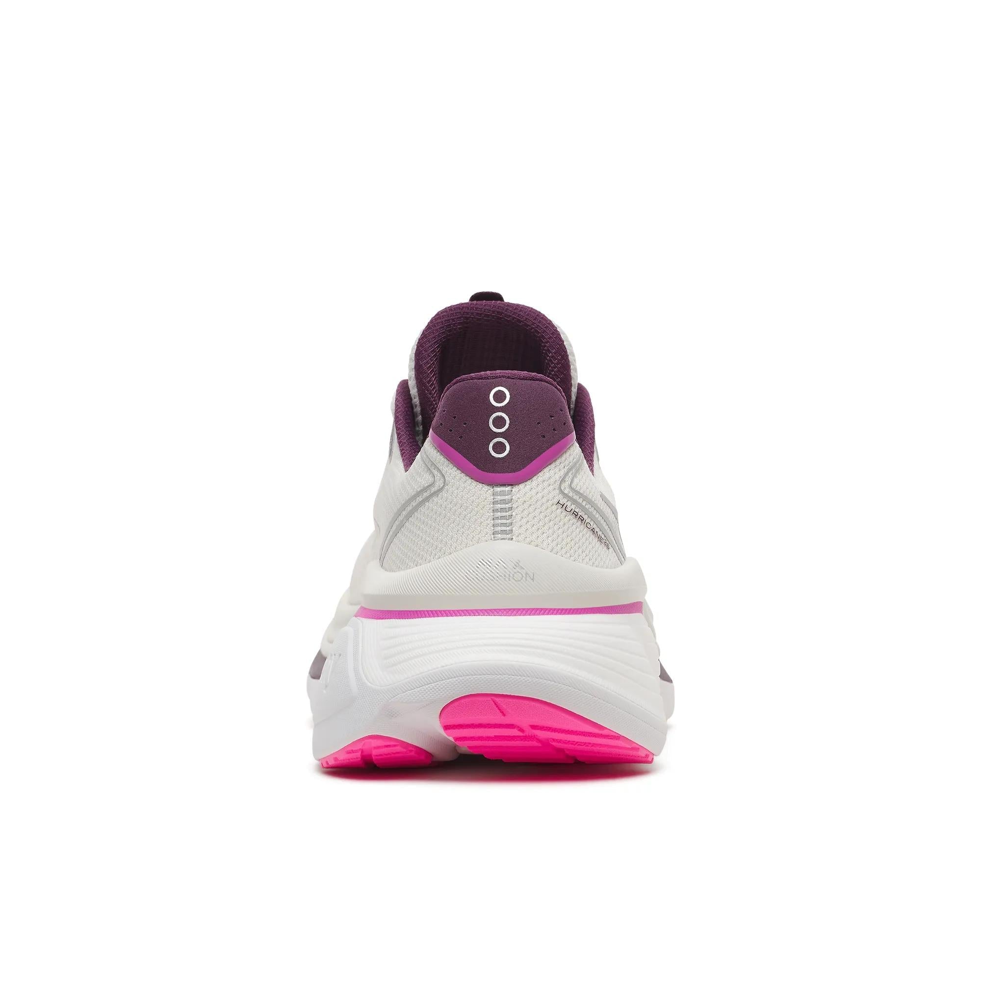 Women's Saucony Hurricane 26